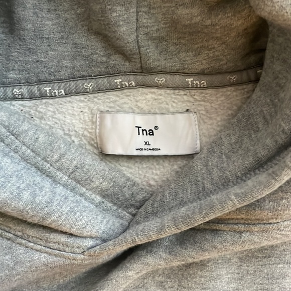 Aritzia Cozy Fleece Perfect Hoddie - Picture 2 of 5